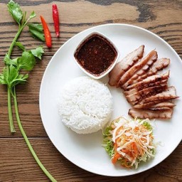 ข้าวหน้าคอหมู ซอสมะขาม