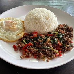 ข้าวกระเพราเนื้อ+ไข่ดาว