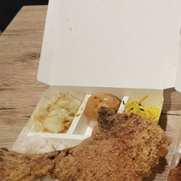 ข้าวชุดไก่ทอด