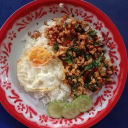 บังนีกระเพราถาด ชาชัก ไม่อร่อยให้ตบ