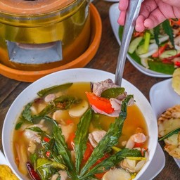 ต้มยำไก่ร่าเริง
