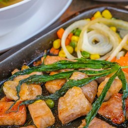 สเต๊กลาวหมูพาเพลิน