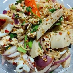 ลาบมาม่า