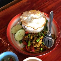 ข้าวราดพริกแกง
