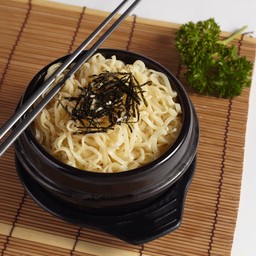 บะหมี่เปล่าลวก instant noodles