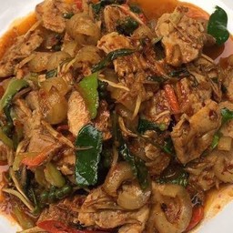 ผัดเผ็ดหมูป่าเป็นกับข้าว