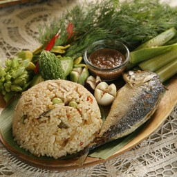 ข้าวผัดแมวร้องไห้