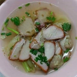 เจ๊รัชบะหมี่เกี๊ยวหมูแดง เตาปูน