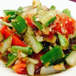 น้อยมีส้มตำน้ำพริก