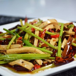 เต้าหู้แห้งผัดคึ่นช่าย芹菜豆干
