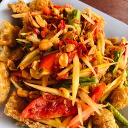 ตำแคปหมู