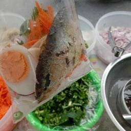 ยำ•ตำ•ซั่ว นัวร์ปลาร้า