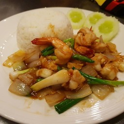 ข้าวกุ้งผัดพริกขี้หนูสวน