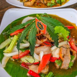 ยำคอหมูย่างเดินพริ้ว