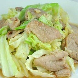 ผัดกะหล่ำปลีหมูชิ้น เป็นกับข้าว