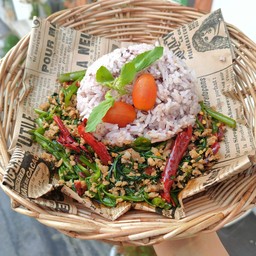 ผัดผักบุ้งไฟแดง ธรรมดา