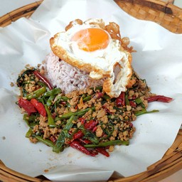 ผัดผักบุ้งไฟแดง พิเศษ