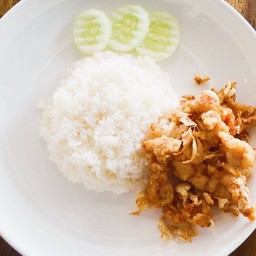 ทอดกระเทียมราดข้าว
