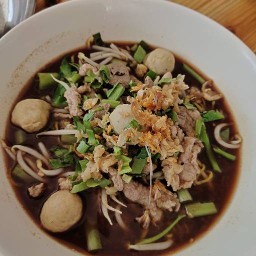 ก๋วยเตี๋ยวเรือรังสิต ยายปิ๋ว