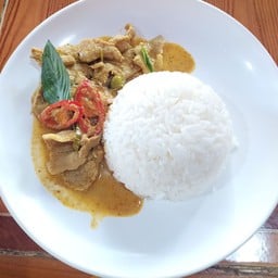 ข้าวราดพะแนงหมู