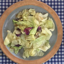 กะหล่ำปลีทอดน้ำปลา