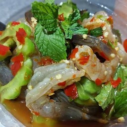 ยำกุ้งสด มะระ