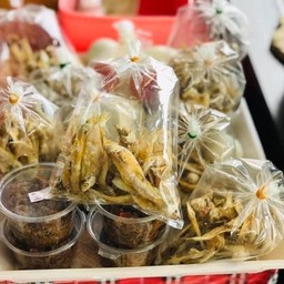 ปลาตัวเล็ก(ปลาเกล็ดขาว )