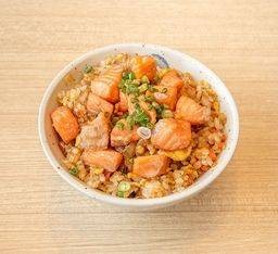 ข้าวผัดแซลมอน
