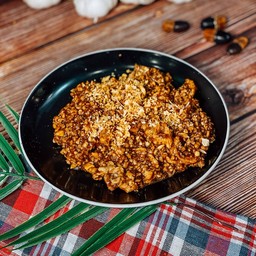 ผัดกระเทียม เป็นกับ