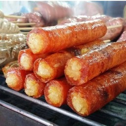 ไส้กรอกข้าวเหนียวไก่ย่าง