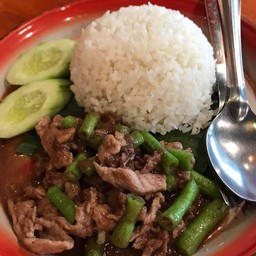 ข้าวราดหมูผัดกะปิ