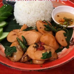 ข้าวราดกะเพราไส้กรอก