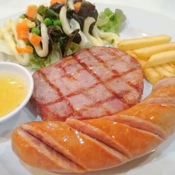 สเต็กแฮม+ไส้กรอกสไปร์ซี่