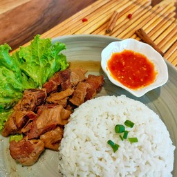 ก๋วยเตี๋ยวหมูตุ๋น ๙