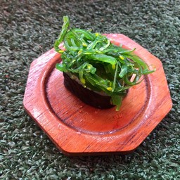 ยำสาหร่ายสด