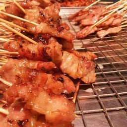 หมูปิ้ง3บาทหน้าร้านน้ำหวาน30กันยา
