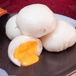 Steamed buns with salted egg lava filling
