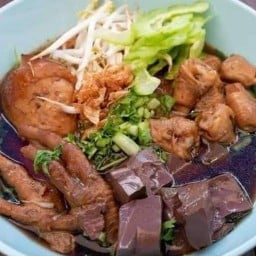 ก๋วยเตี๋ยวไก่มะระเจ๊บรร