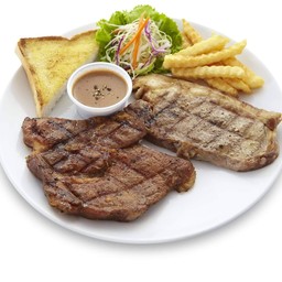 ชุดสเต็กหมูกระเทียมพริกไทยดำ+เนื้อสันนอกโคขุน