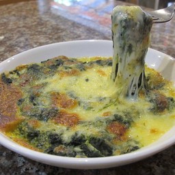 ผักโขมอบชีส