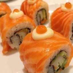 (313) โรลแซลมอนสด