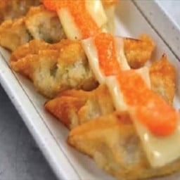 เกี๊ยวซ่าชีส