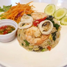 ข้าวผัดขี้เมาทะเล