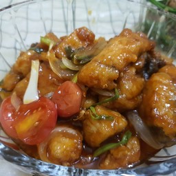 ข้าวผัดเปรี้ยวหวานหมูทอด