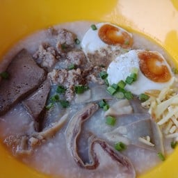 ต้มเลือดหมูสะท้านบู๊ลิ้ม