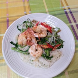 เส้นหมี่ผัดผักกะเฉดกุ้ง