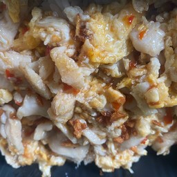 ข้าวราดผัดไข่ไก่