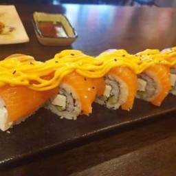 (308) โรลแซลมอนครีมชีส