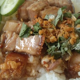หมูกรอบกระเทียม