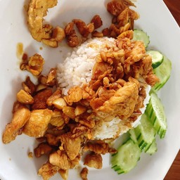 ข้าวทอดกระเทียม หมู - ไก่